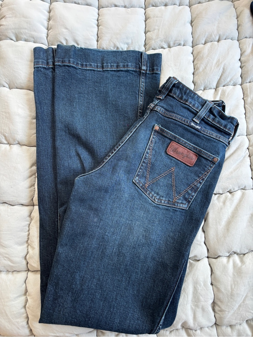 Wrangler Women’s Dark Blue trouser Jeans